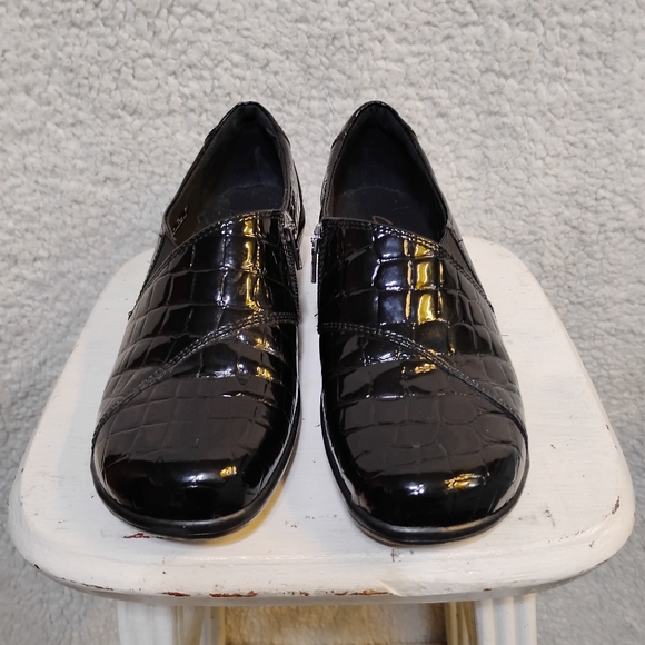 Clarks Bendables Women's Slip Ons- 7.5W - Picture 2 of 8